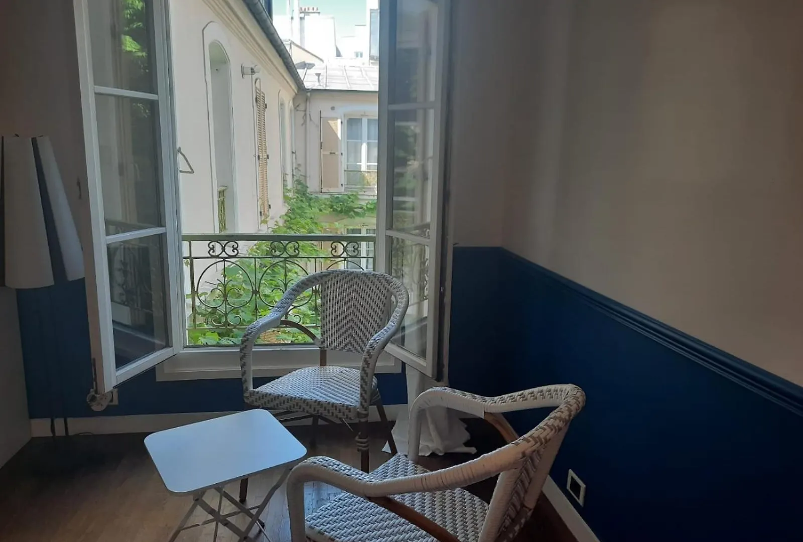D'hotes Calmes Sur Jardin Batignolles Gasthof Paris