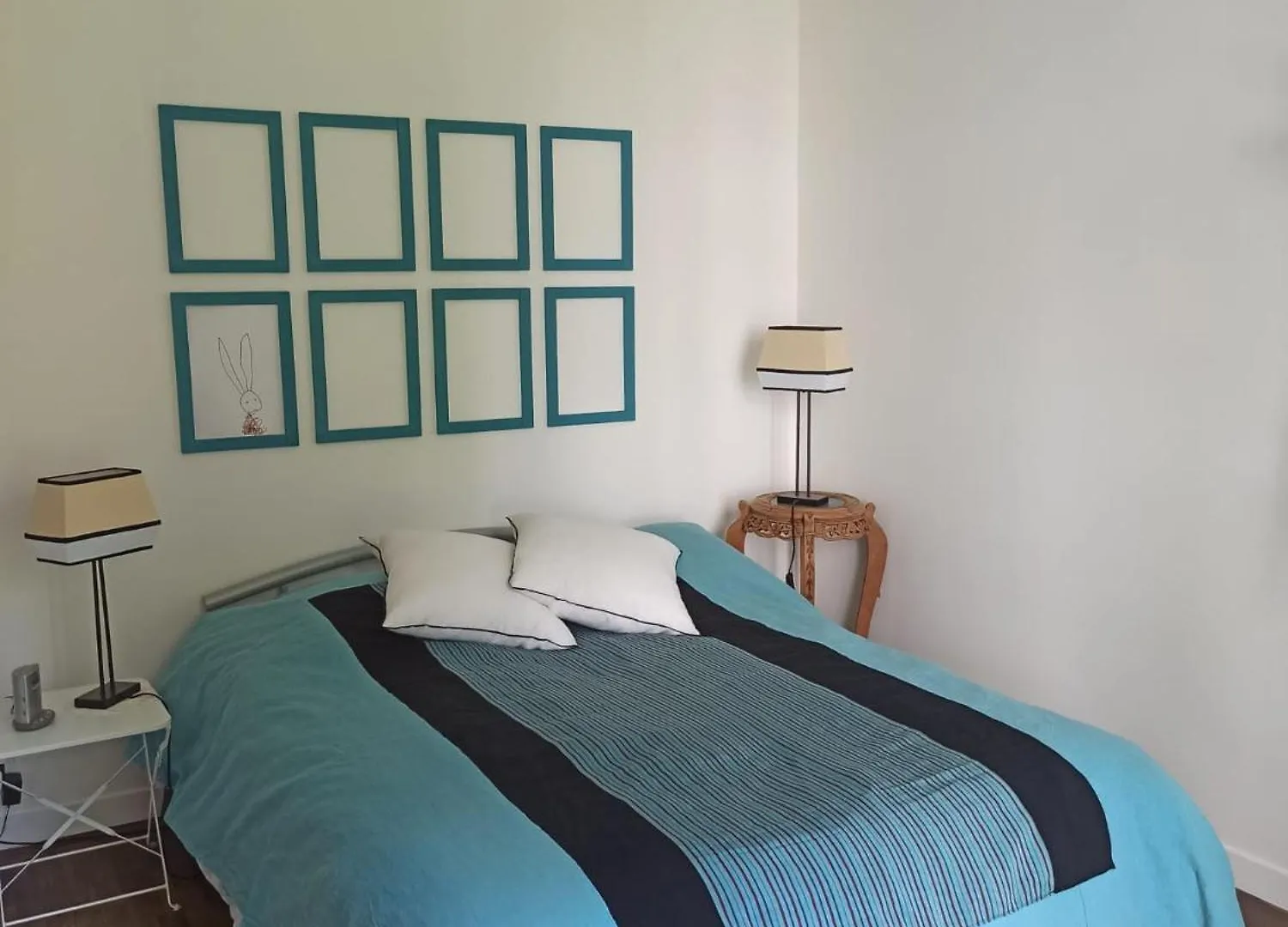 Gasthof D'hotes Calmes Sur Jardin Batignolles Paris