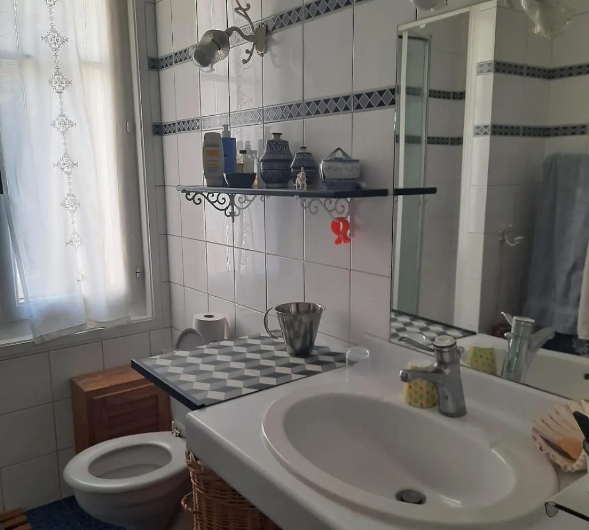 D'hotes Calmes Sur Jardin Batignolles Guest house *