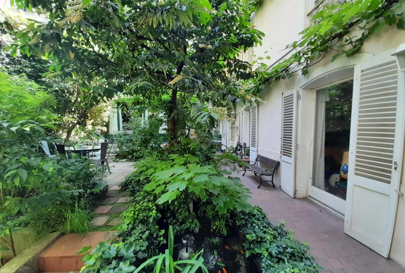 D'hotes Calmes Sur Jardin Batignolles *